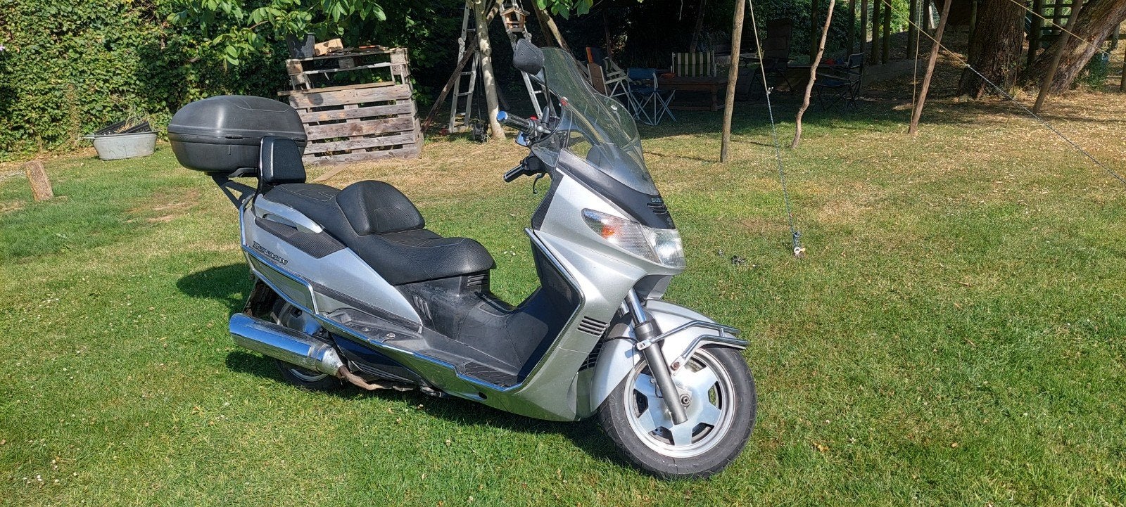 Suzuki Burgman 400 (voor onderdelen of te repareren), Particulier