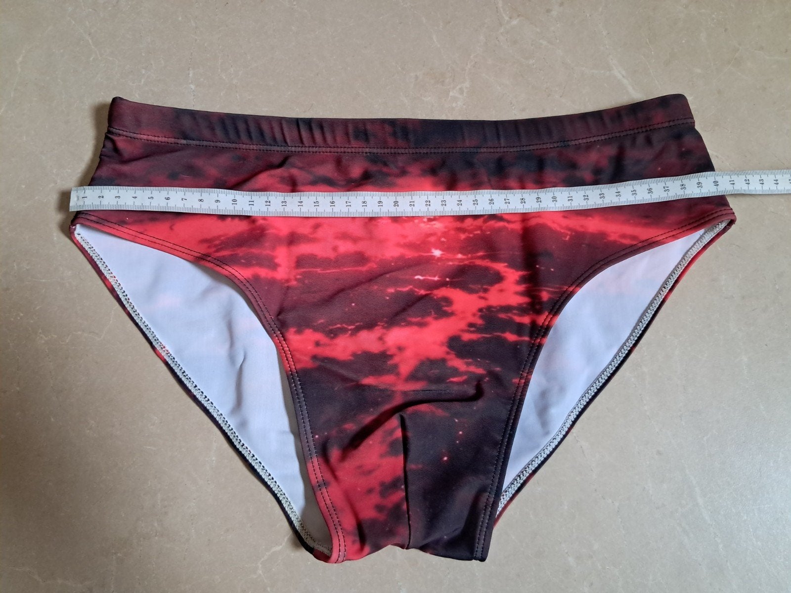 Zwemslip (maat M) met mooie print, Kleding | Heren, Badmode en Zwemkleding, Ophalen of Verzenden, Maat 48/50 (M), Zwemslip