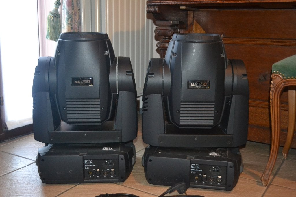 2 stuks MAC 250, Musique & Instruments, Lumières & Lasers, Enlèvement, Comme neuf