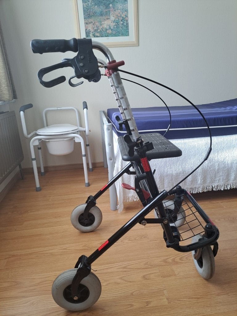 Stevige rollator, Ophalen, Opvouwbaar, Zo goed als nieuw