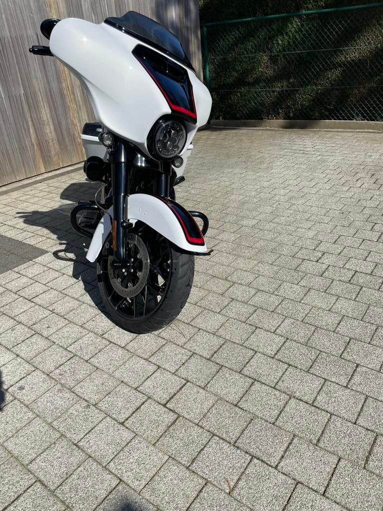 Harley Davidson Street Glide CVO, Tourisme, Entreprise, 2 cylindres, Neuf
