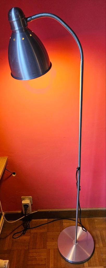 Lampe sur pied, Enlèvement