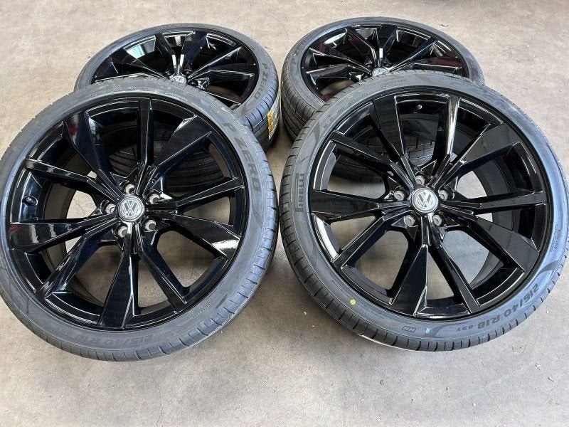 18 inch originele Misano velgen + zomerbanden VW Polo 2G7601, Auto-onderdelen, 18 inch, 215 mm, -, -