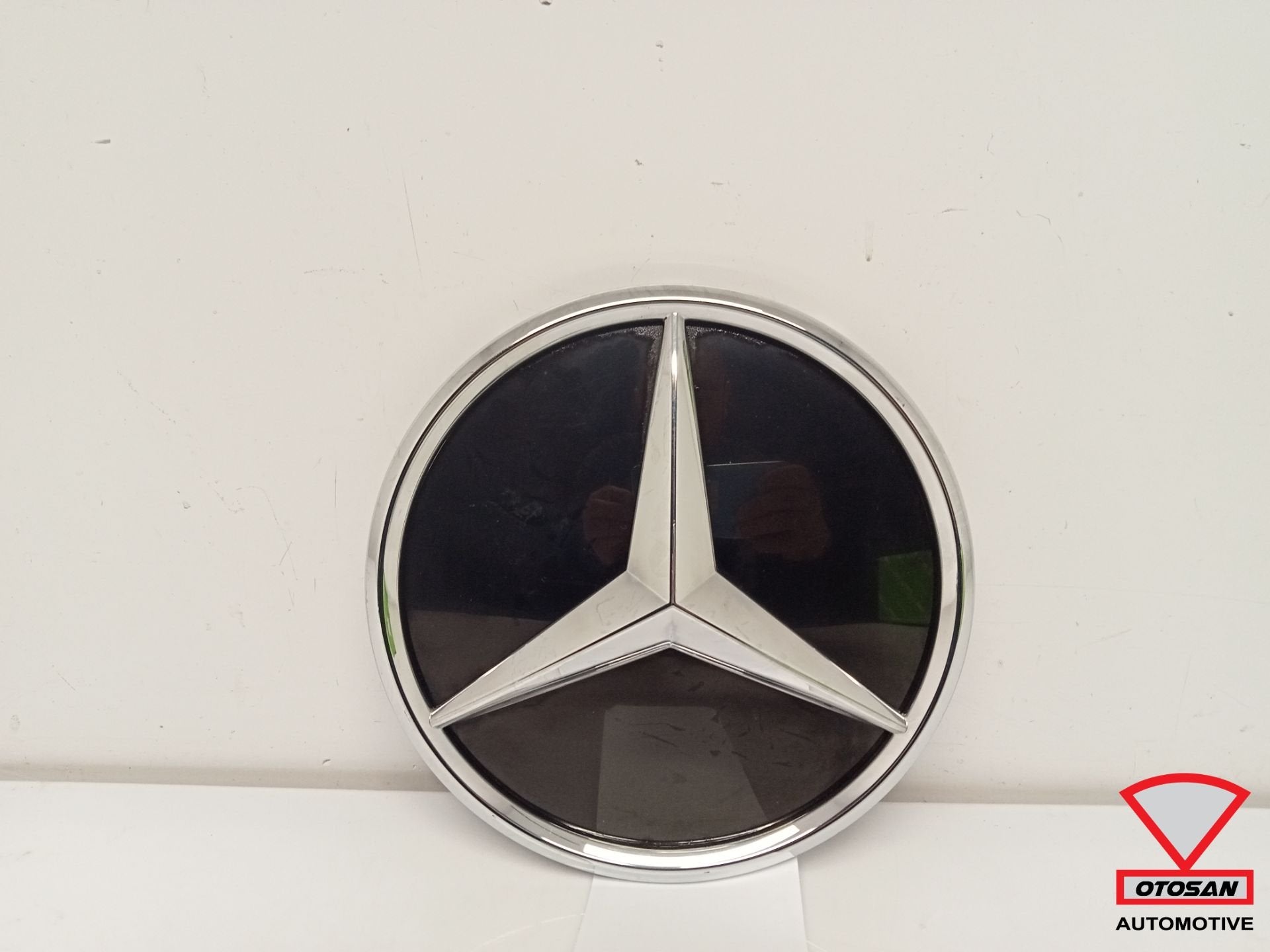 Mercedes C Klasse W206 Embleem Logo A2068884900, Gebruikt, Mercedes-Benz AG, Mercedes-Benz, Mercedesstrasse 120
70372  Stuttgart, DE