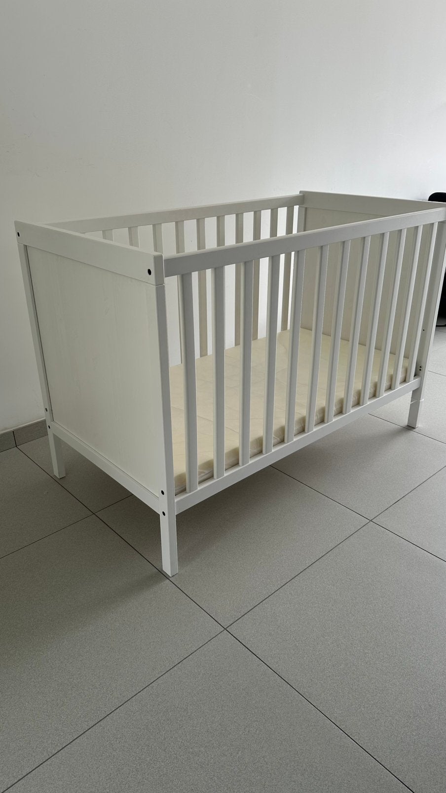 Lit bébé et matelas inclus, Enfants & Bébés, Enlèvement ou Envoi, Comme neuf