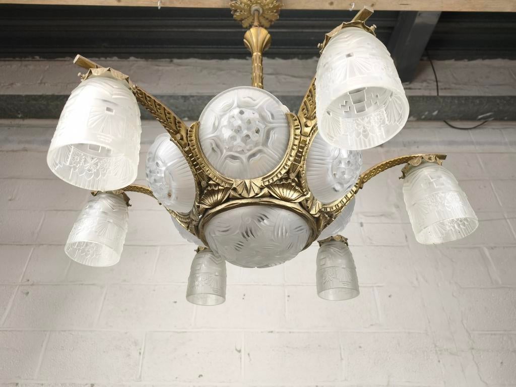 Franse bronzen art deco luster, Enlèvement