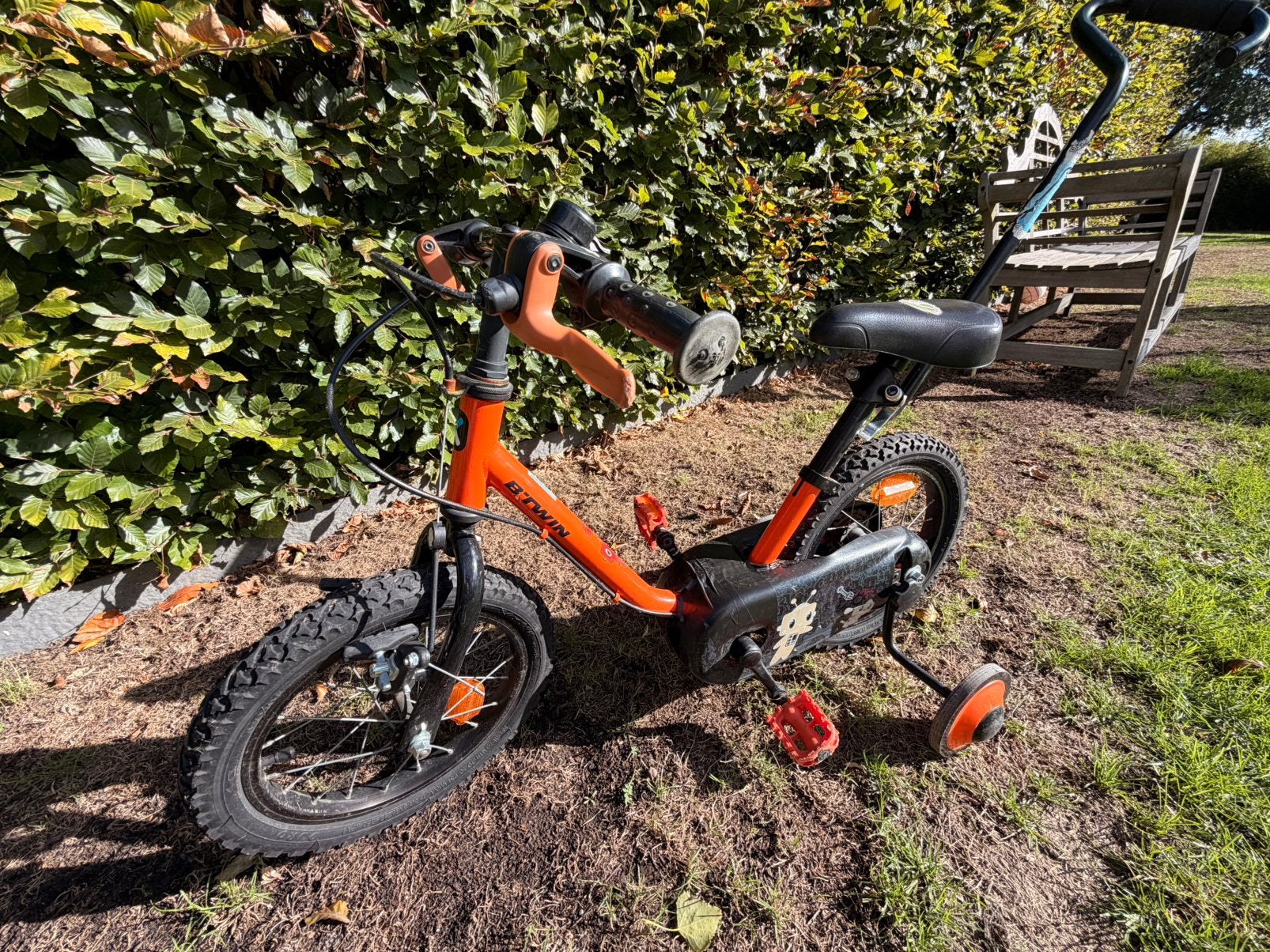 Btwin kinderfiets incl duwstang, Fietsen en Brommers, Ophalen, Zo goed als nieuw, Zijwieltjes