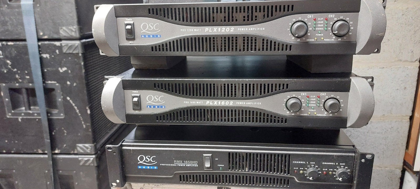 Amplificateurs QSC PLX et RMX, Enlèvement