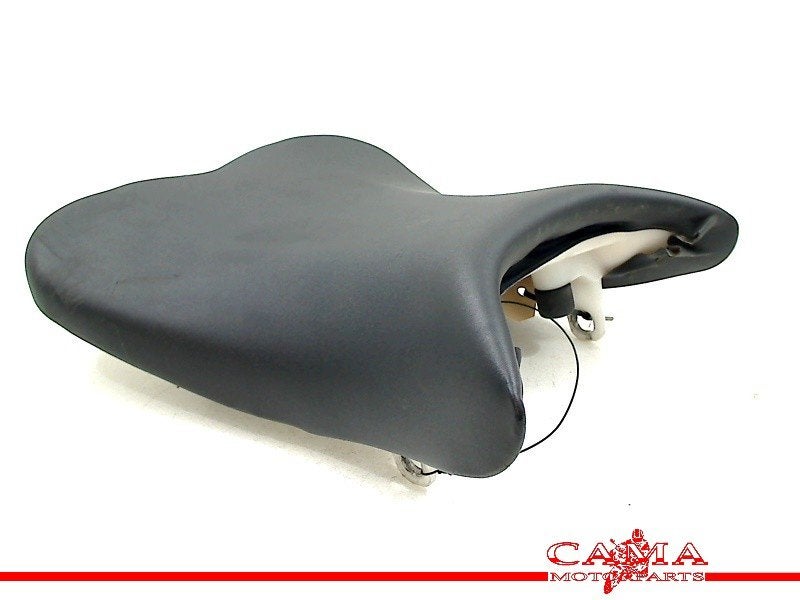 SIEGE AVANT Suzuki GSX R 750 2006-2007 (GSXR750 K6 / K7), Dhr. S. di Majo, Utilisé, Info@cama-motorparts.nl, P.J. Troelstraweg 8 8
3144 CX  MAASSLUIS, NL