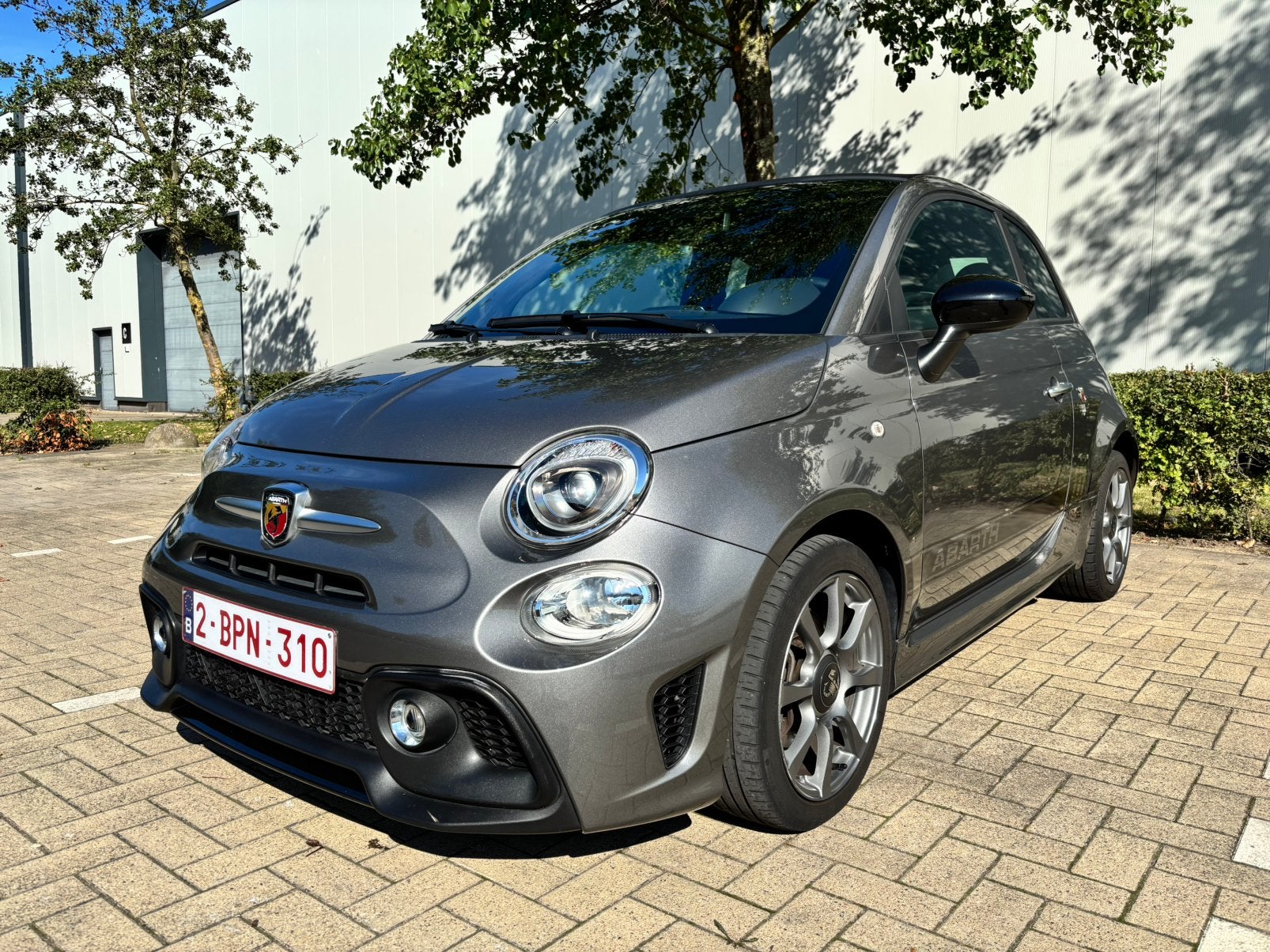 Abarth 595 cabrio (2021) slechts 29000km, Autos, Argent ou Gris, Achat, Euro 6, Cabriolet