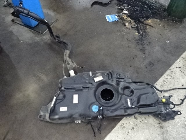 RESERVOIR CARBURANT Peugeot 308 (L3 / L8 / LB / LH / LP), Kontakt-peugeot@peugeot.com, Utilisé, Peugeot Deutschland GmbH, Bahnhofsplatz
65423  Rüsselsheim, DE