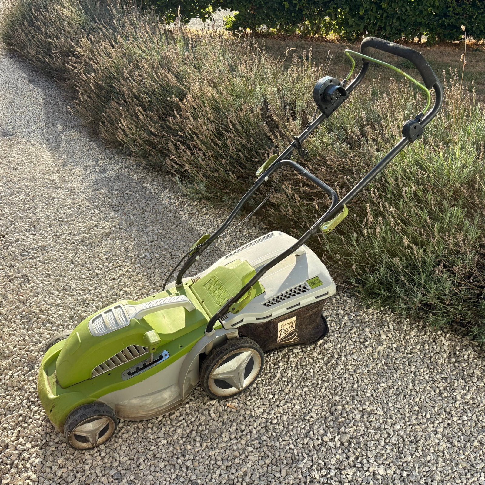 Tondeuse électrique Central Park, 30 à 39 cm, Enlèvement, Utilisé, Bac de ramassage
