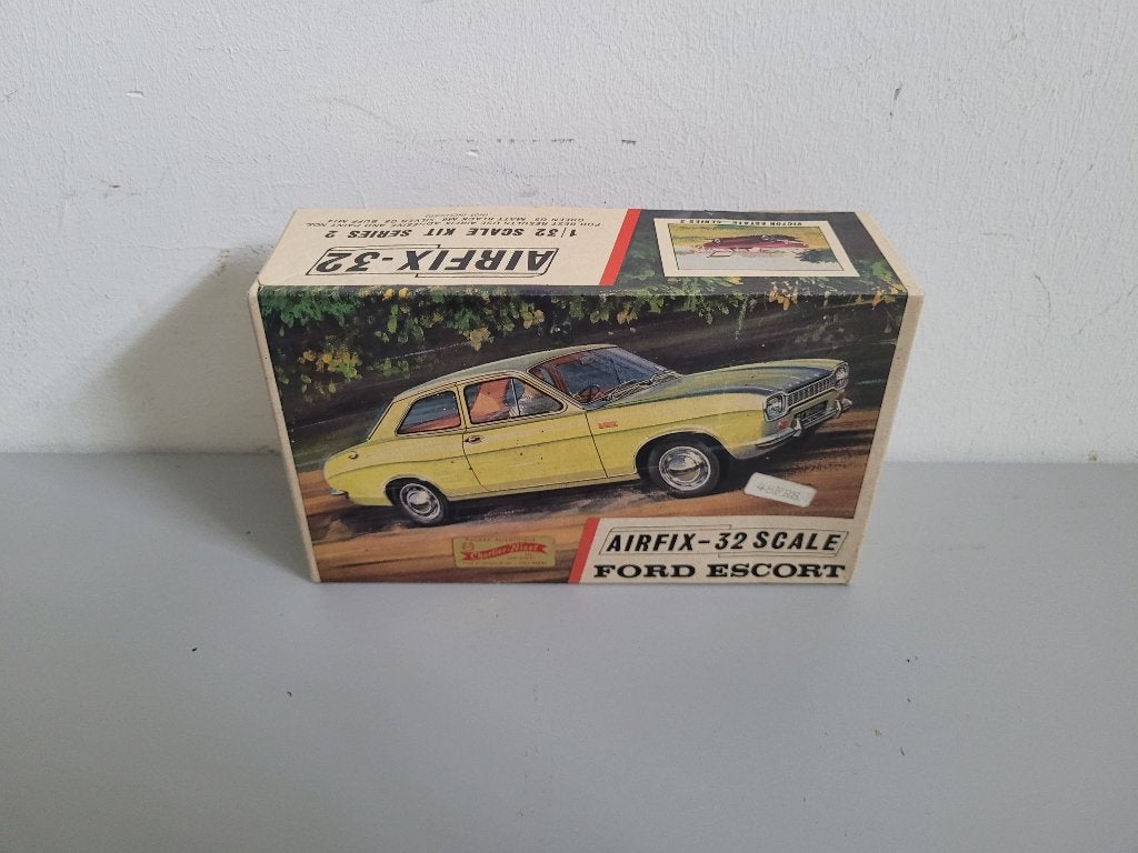 maquette airfix-32 Ford Escort, Enlèvement ou Envoi, Voiture, Utilisé, 1:32 à 1:50