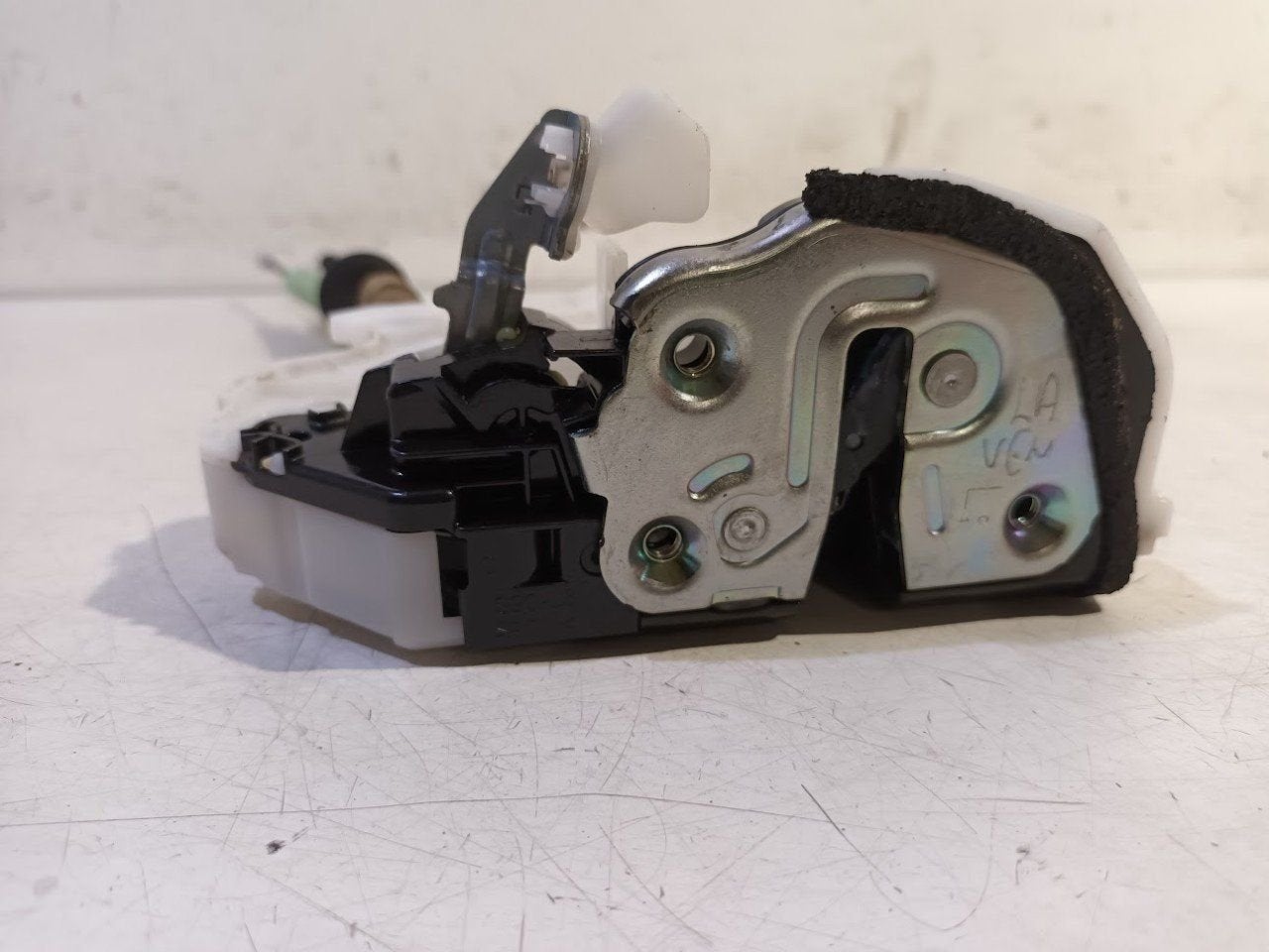 Slot mechaniek portier elektrisch centrale vergrendeling lin, Onderdelen@venauto.nl, Van der Ven Autorecycling B.V., Ettenseweg 76, 4706 PB Roosendaal, The Netherlands