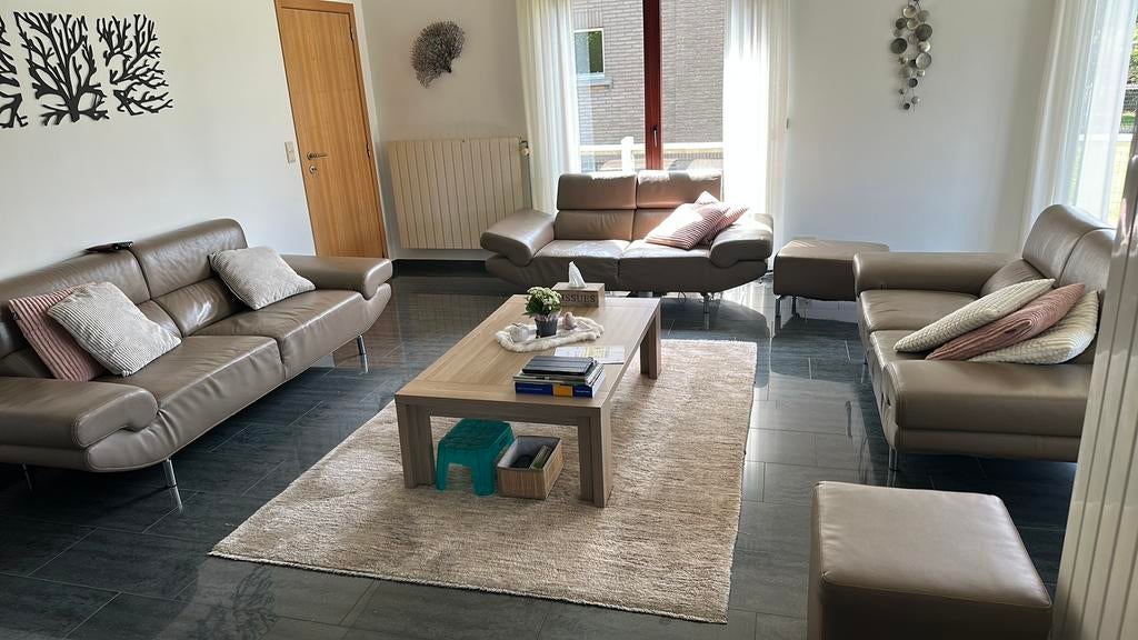 Beige Lederen  salon  3-zit en 2x 2-zit + voetbank, Enlèvement, Utilisé, Cuir, Modern