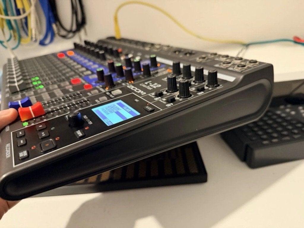 Zoom LiveTrak L-12 digitale mixer, Muziek en Instrumenten, Ophalen of Verzenden, Gebruikt, 10 tot 20 kanalen