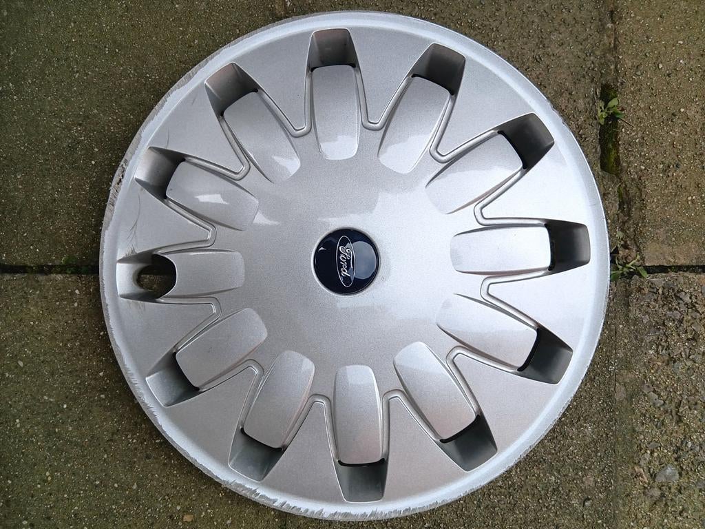 1 enjoliveur Ford en 16 pouces., Ophalen