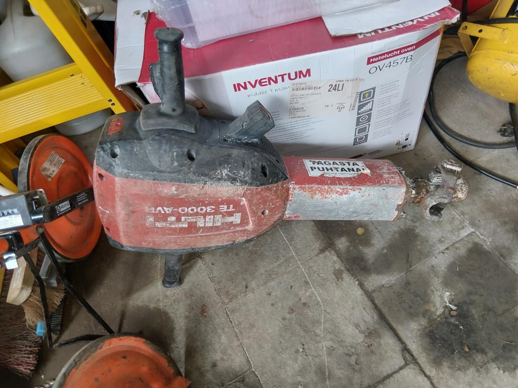 Hilti te3000 avr betonschieter, Ophalen