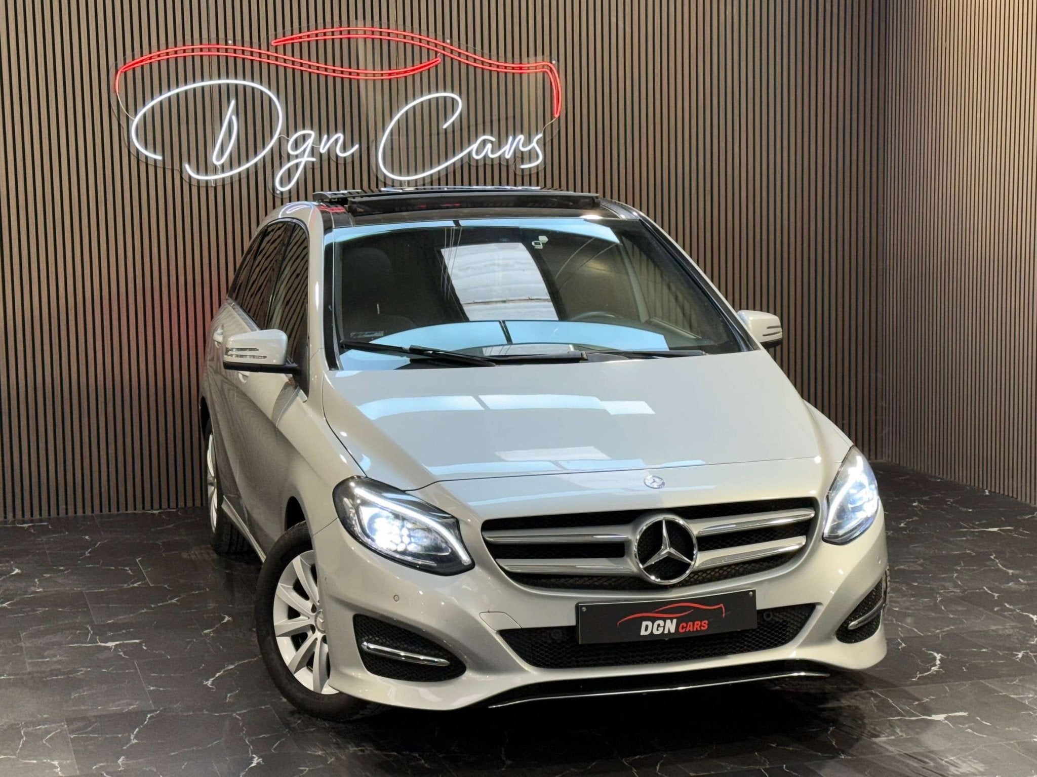 Mercedes-Benz B-Klasse 180 B 180 d * LED + TOIT + CAMÉRA *, Autos, Argent ou Gris, Achat, Euro 6, Entreprise