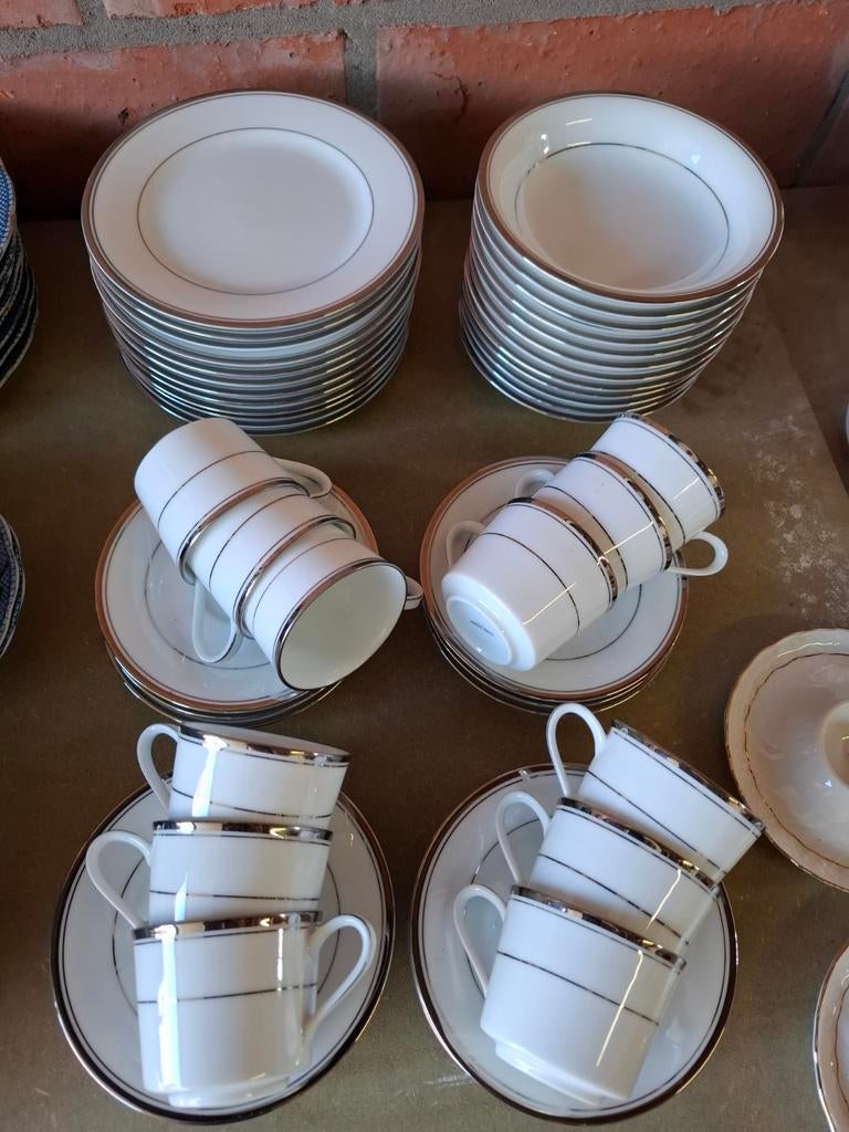 12 delig servies gesingeerd, Ophalen