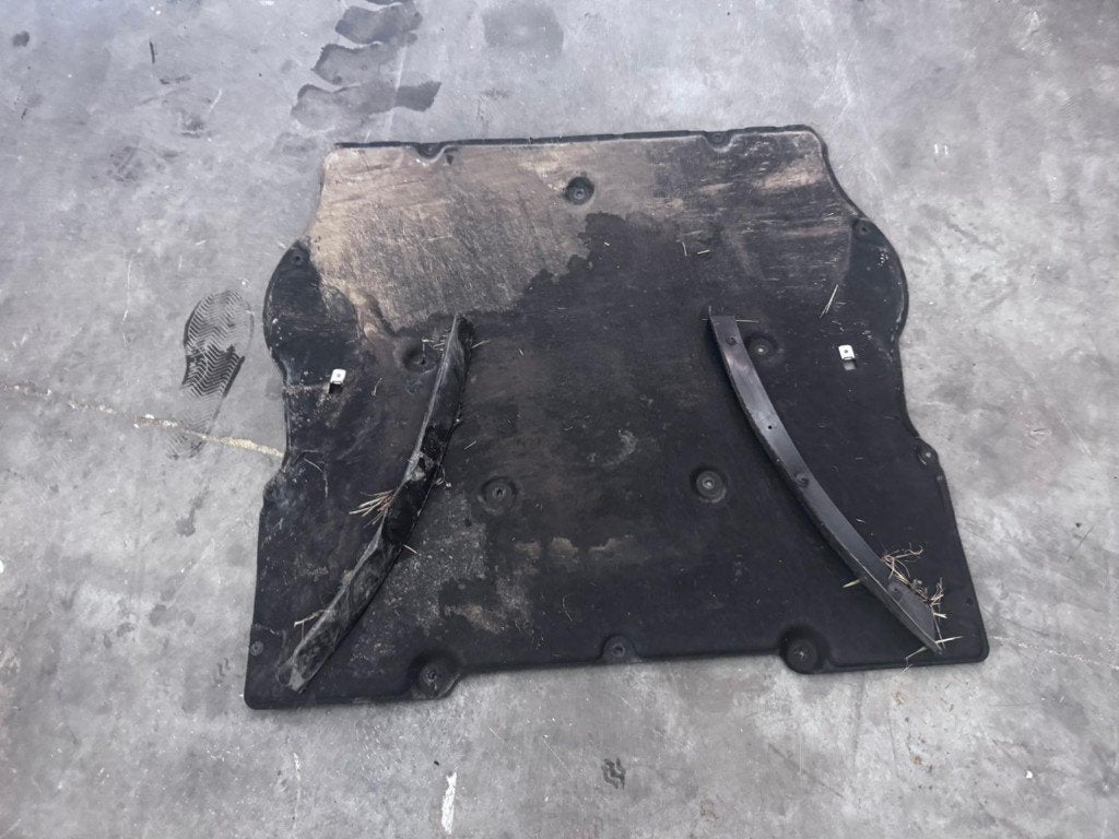 Porsche Cayman GT4 RS bodemplaat vooraan, Ophalen, Gebruikt, Voor, Porsche