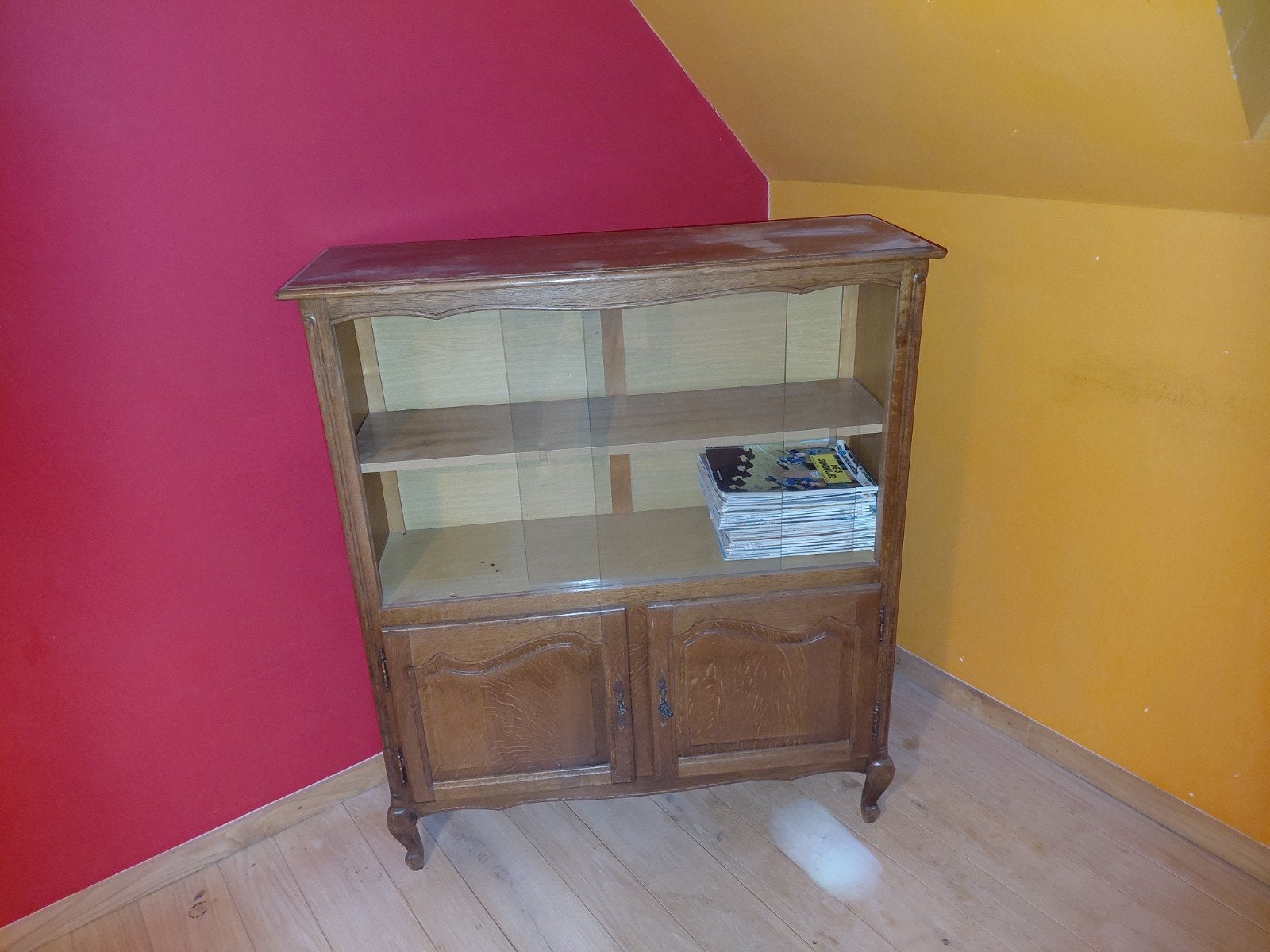 Commode kast met glazen schuifdeurtjes, Huis en Inrichting, Ophalen, Gebruikt