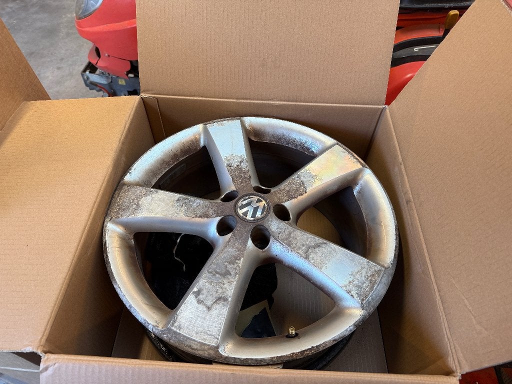 4 jantes VW New Beetle Sarasota 17 pouces – 5x100 – origine, Autos : Pièces & Accessoires, Pneus & Jantes, Enlèvement ou Envoi