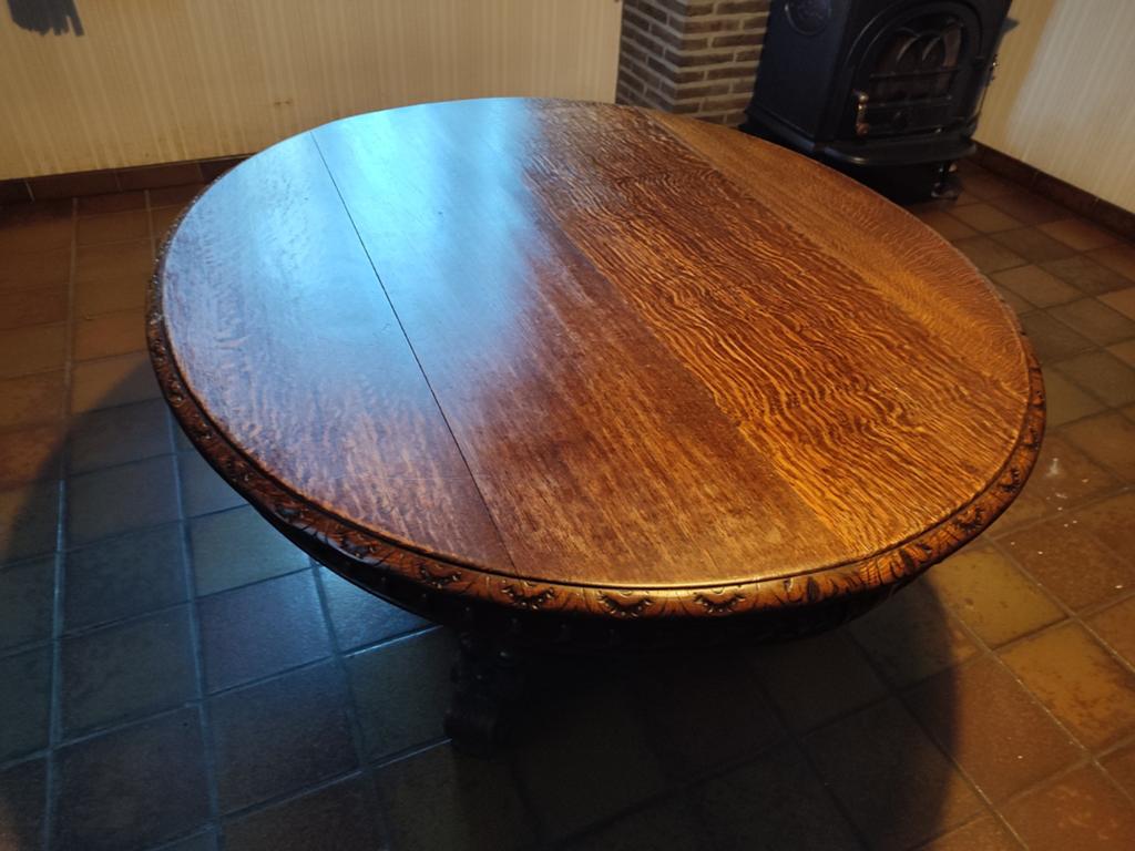 Eiken tafel, Enlèvement, Ovale
