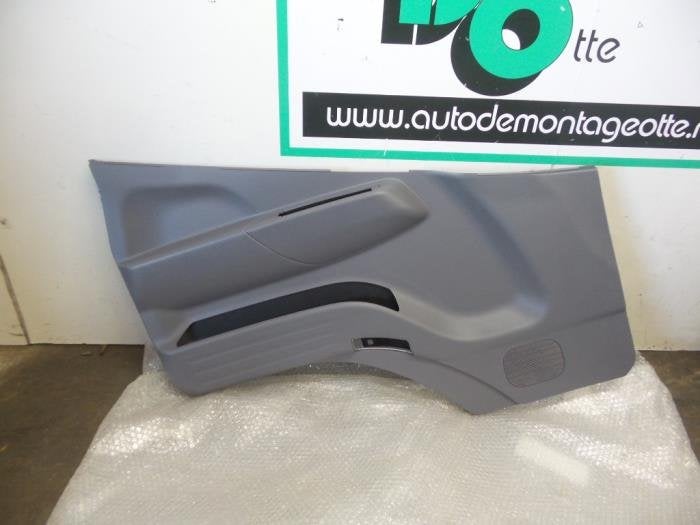 Revêtement portière 2portes gauche d'un Mitsubishi Canter, Neuf, -, Mitsubishi, -