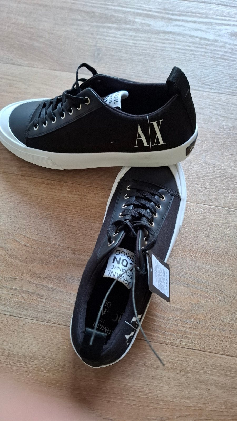 Armani exchange icon period, Kleding | Heren, Schoenen, Ophalen, Armani, Wit, Nieuw