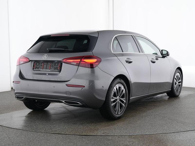 Mercedes-Benz A-Klasse 180 Hatchback Luxury Line | Smartphon, Auto's, 4 cilinders, 136 pk, https://public.car-pass.be/vhr/8b088ed7-9998-4d9c-8090-1207e5cb1d51