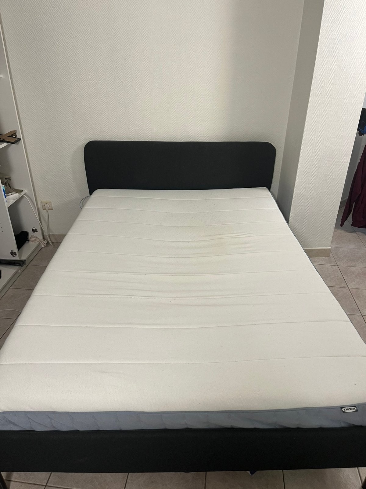 Lit (sommier + matelas), 140 cm, Enlèvement, Utilisé, IKEA