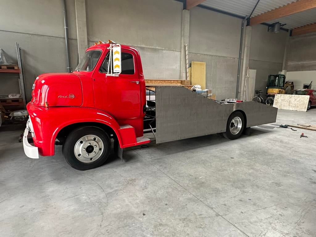 Ford c600 1950, Voorwielaandrijving, 5000 cc, Zwart, Leder