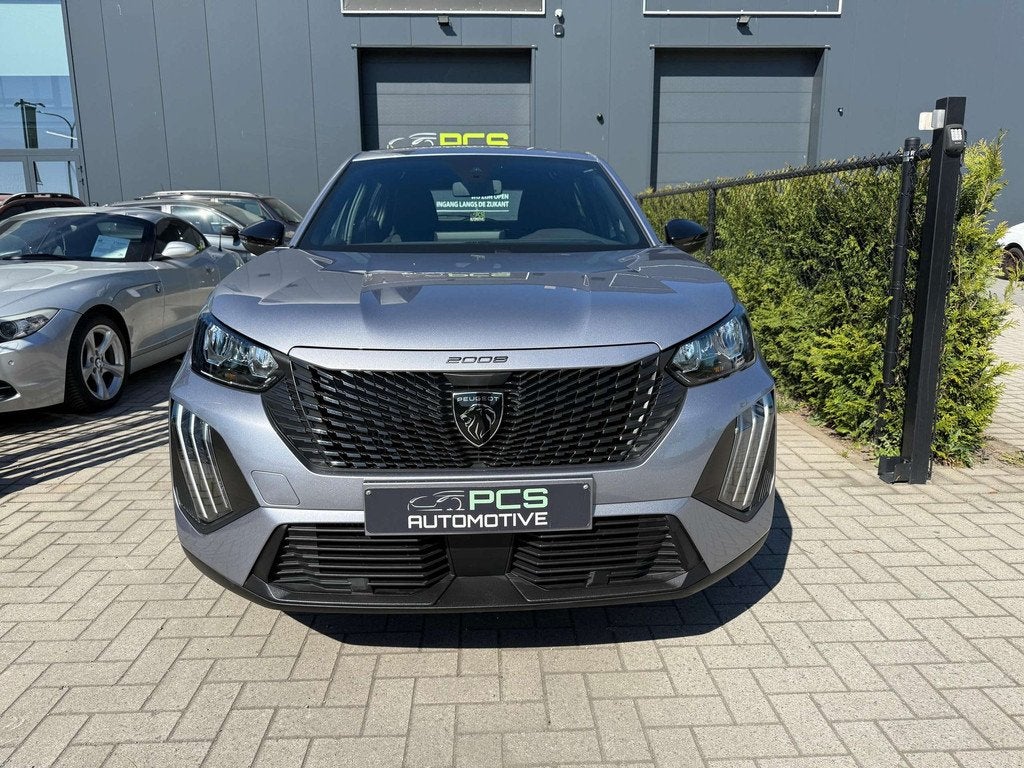 Peugeot 2008 NIEUW! / BTW-aftrekbaar / 1e Eigenaar / 22.000, Autos, Peugeot, Argent ou Gris, Achat, Euro 6, Boîte manuelle