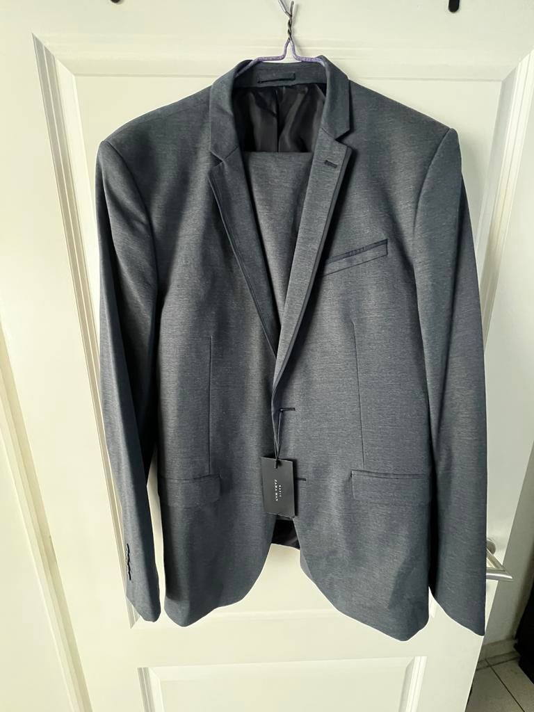 Costume Zara bleu neuf avec étiquettes, Vêtements | Hommes, Enlèvement, Comme neuf, Bleu