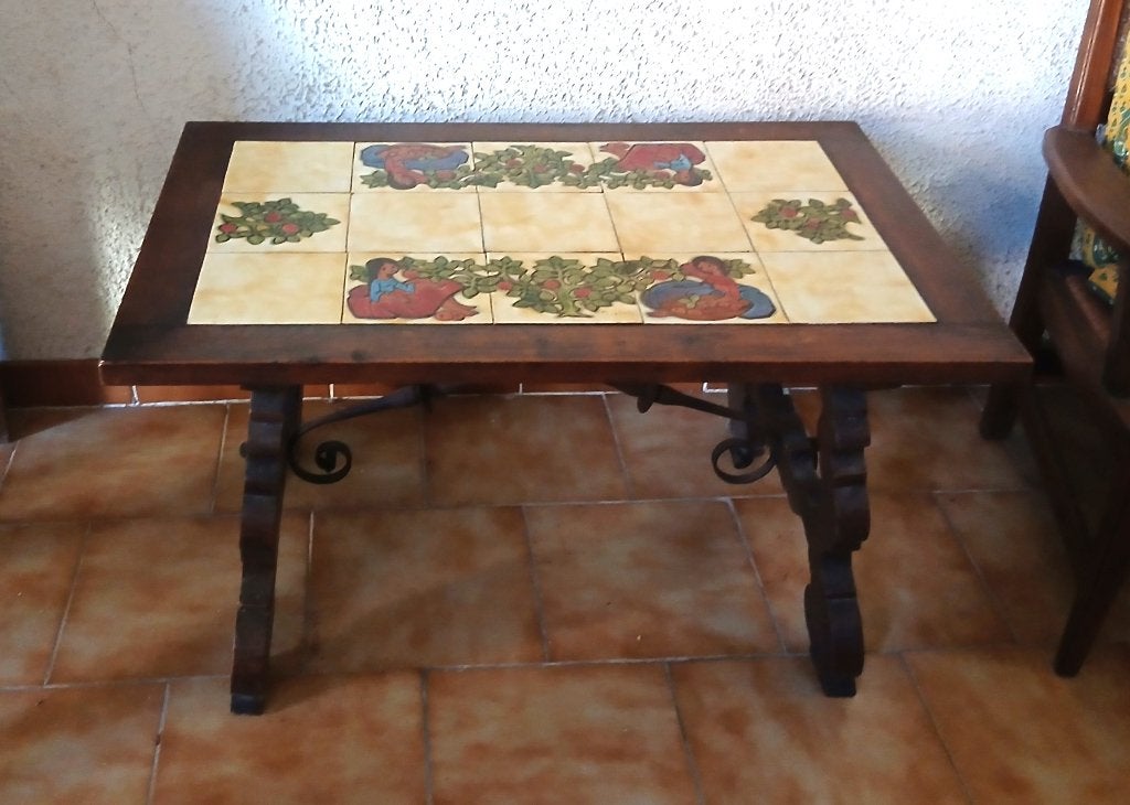 Table basse en bois et céramique signée Maria Lluis, Enlèvement