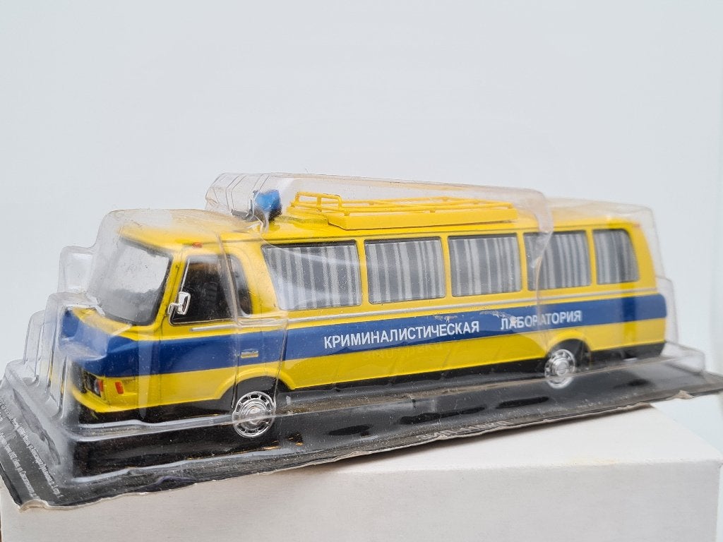 ZIL 118 politie forensisch laboratorium USSR Rusland 1/43, Verzenden, Zo goed als nieuw, Bus of Vrachtwagen, Overige merken
