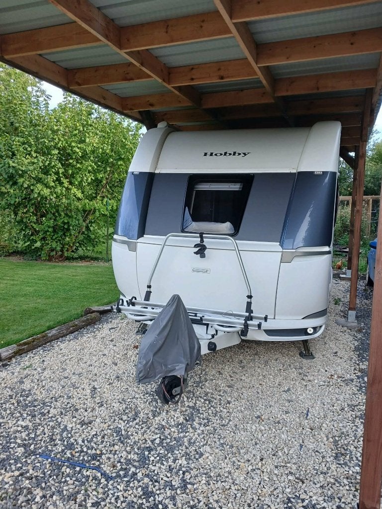 HOBBY 23 DE LUXE - 460 SFF - Etat impeccable, Hobby, 5 à 6 mètres, Particulier, Lit relevable