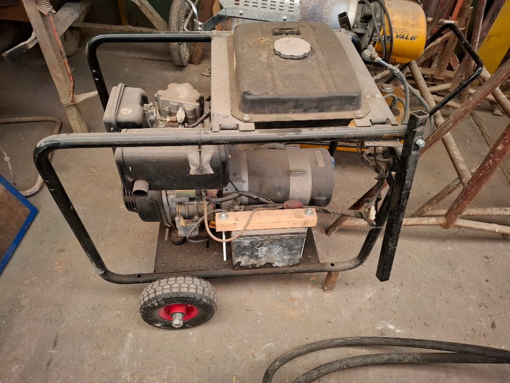 Groupe électrogène diesel, Bricolage & Construction, Enlèvement, Utilisé, Huile diesel, Démarrage électrique