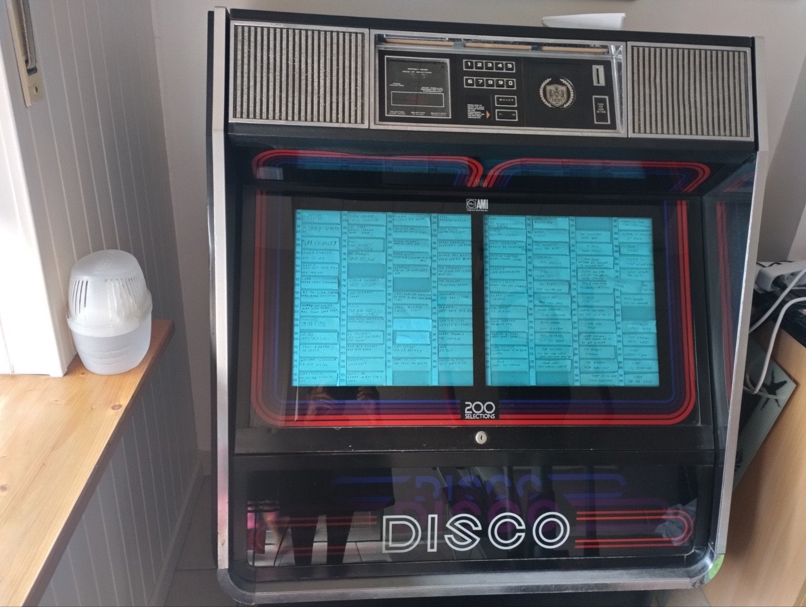 Jukebox ami 200 disco, Ophalen