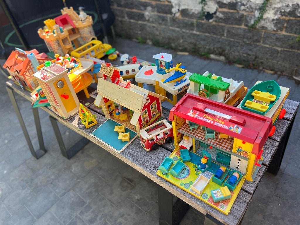 Fisher Price School Ziekenhuis Garage Camper Kasteel Huis..., Ophalen, Gebruikt, Speelset