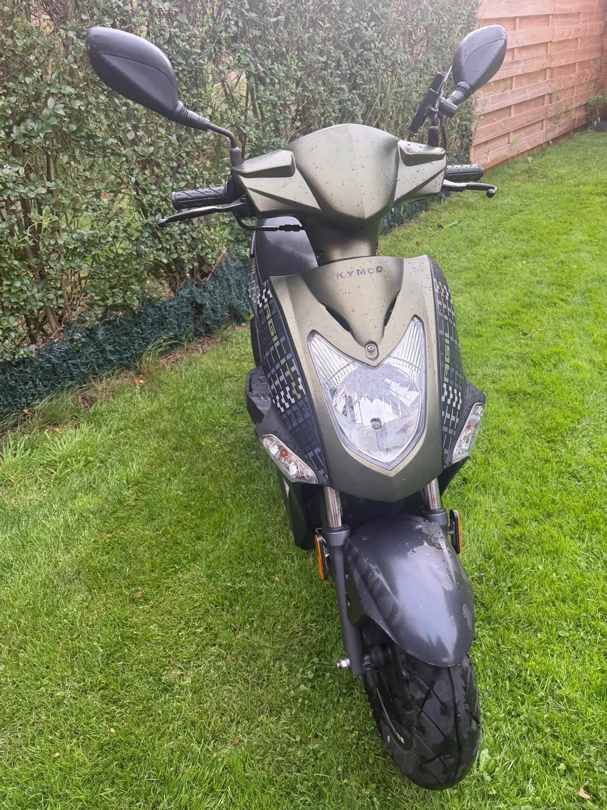 kymco agillity a klasse, Enlèvement, Essence, Agility
