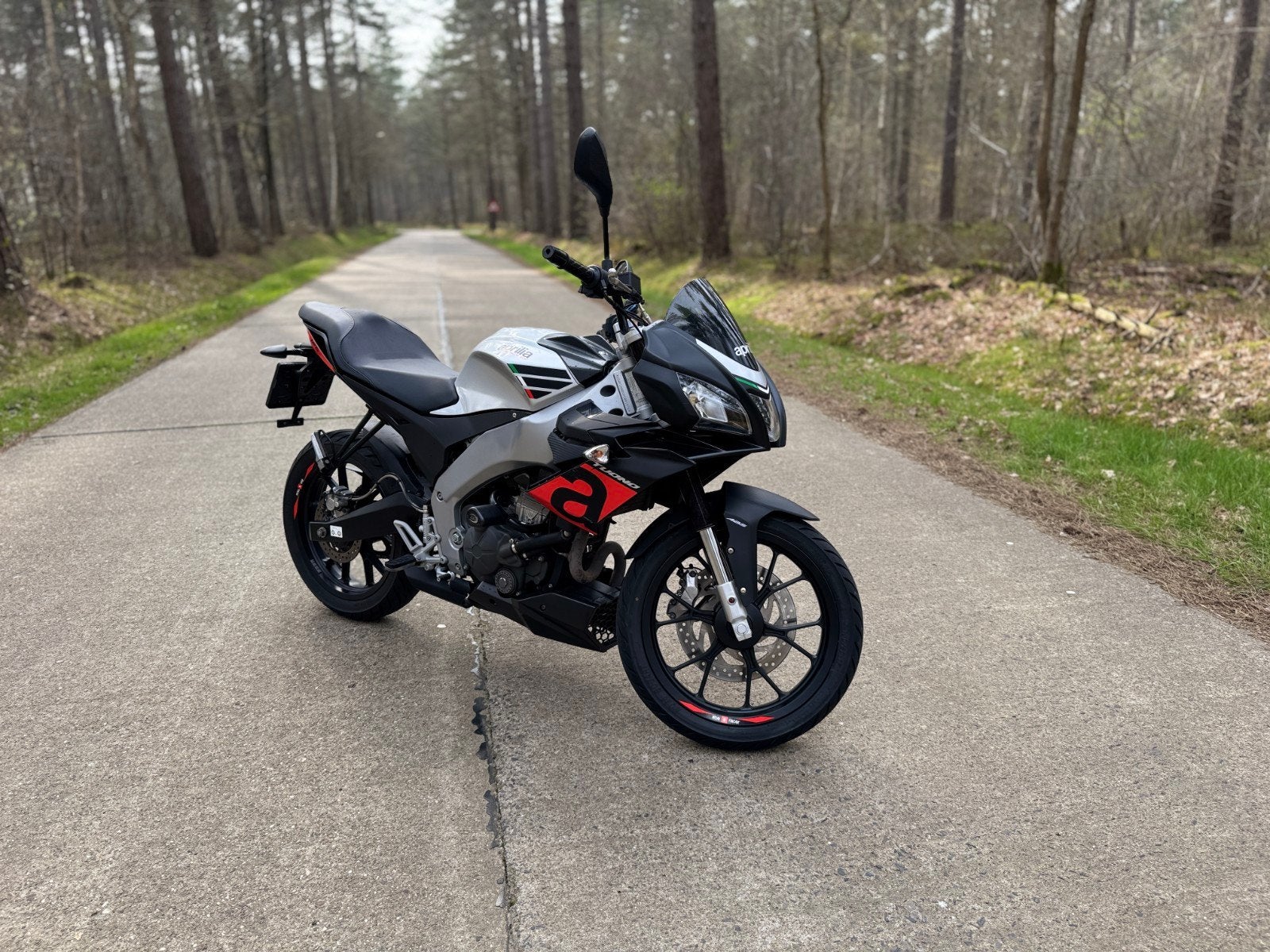 Aprilia Tuono 125cc a1 (2021), Motoren, Particulier, 125 cc