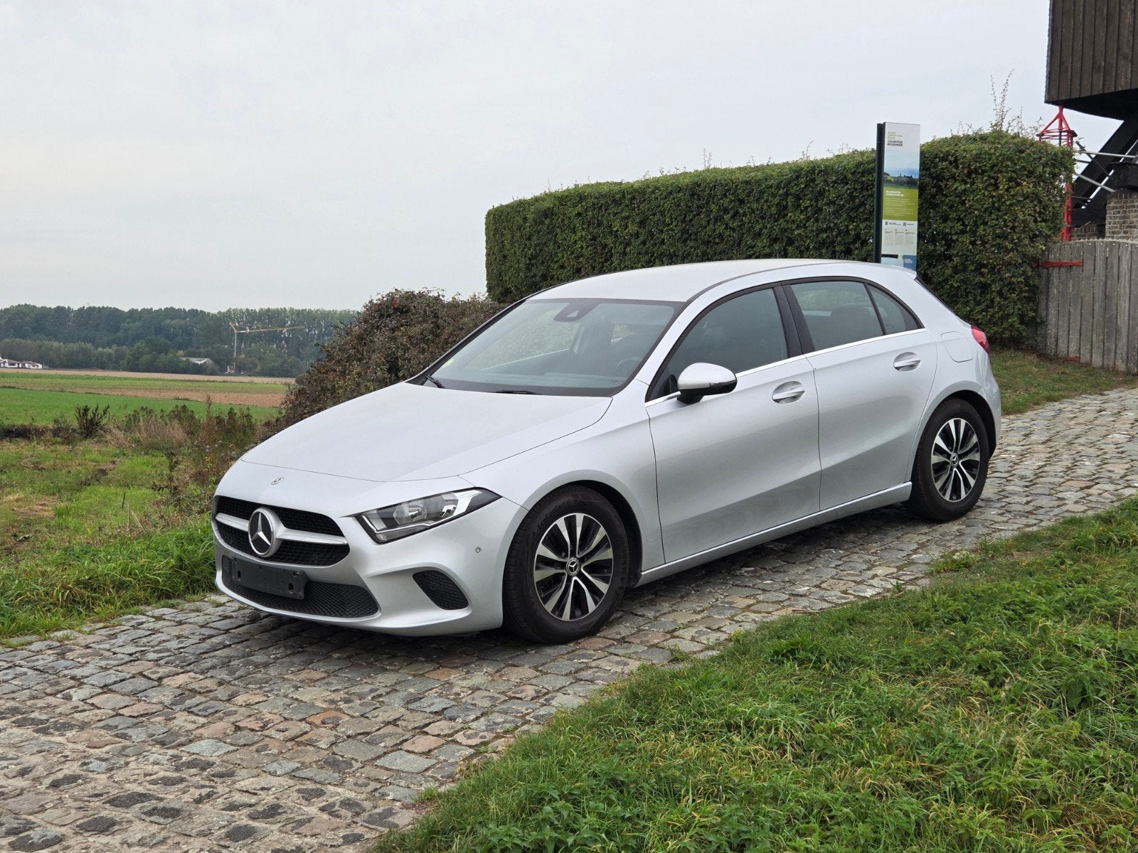 mercedes a180d, Auto's, Automaat, Leder en Stof, https://public.car-pass.be/vhr/d804888f-a5ba-43da-ad8b-c7b40b405ec8, Zilver of Grijs
