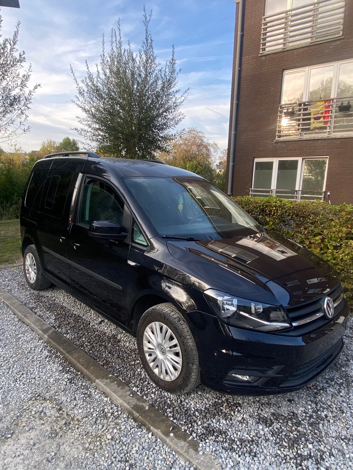 Vw caddy 2.0tdi personne invalide, Auto's, Caddy Combi, Zwart, 5 deurs, Particulier