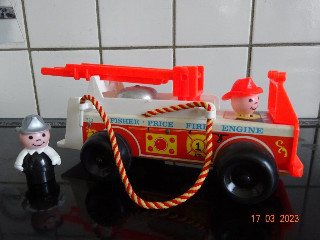 Fisher-Price Play Family Brandweerwagen, houten versie. 720*, Ophalen of Verzenden