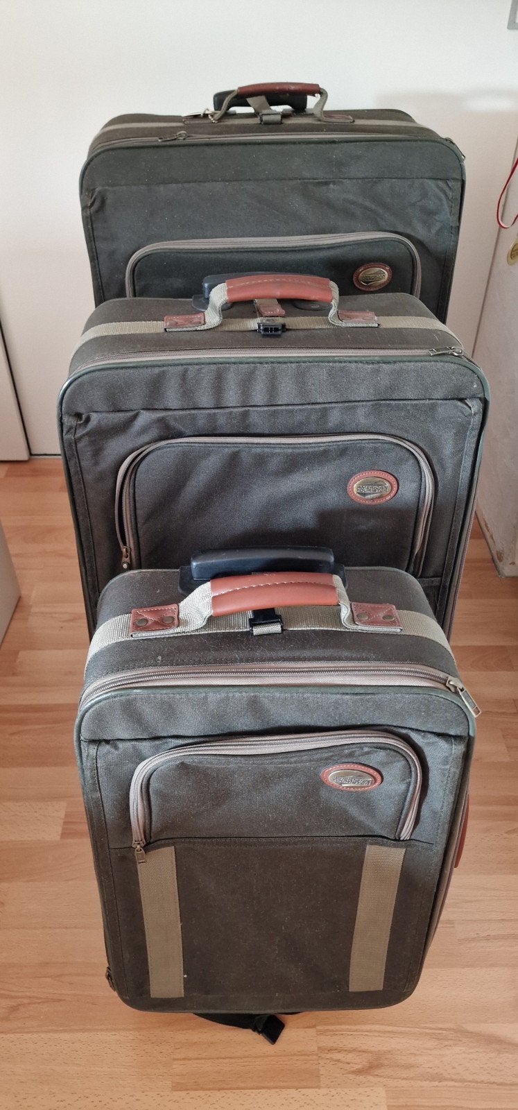 Set American Tourister, Bijoux, Sacs & Beauté, Valises, Enlèvement, Comme neuf, Plastique dur, Poignée extensible
