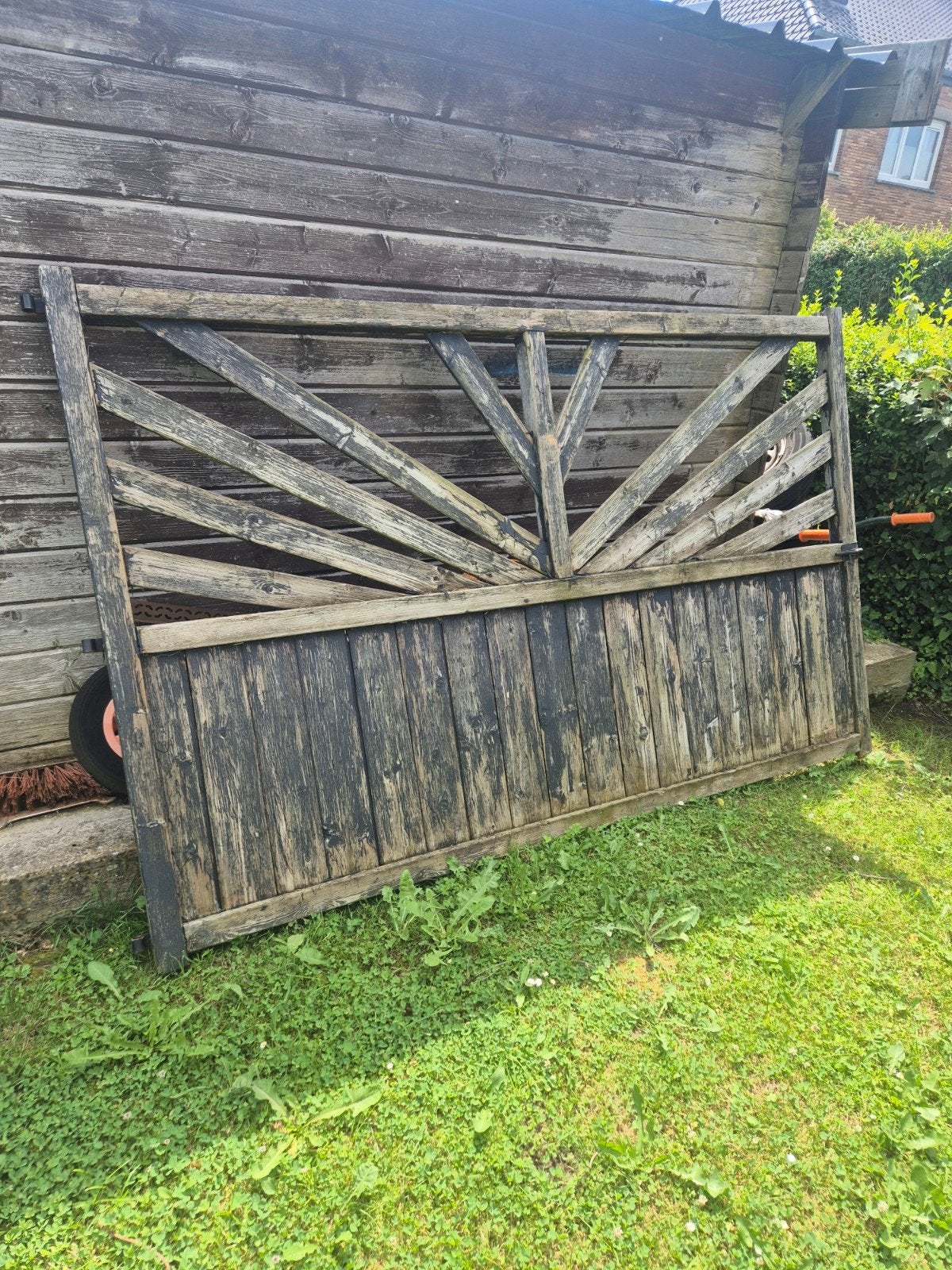A vendre  portail  barrière  faire offre, Jardin & Terrasse