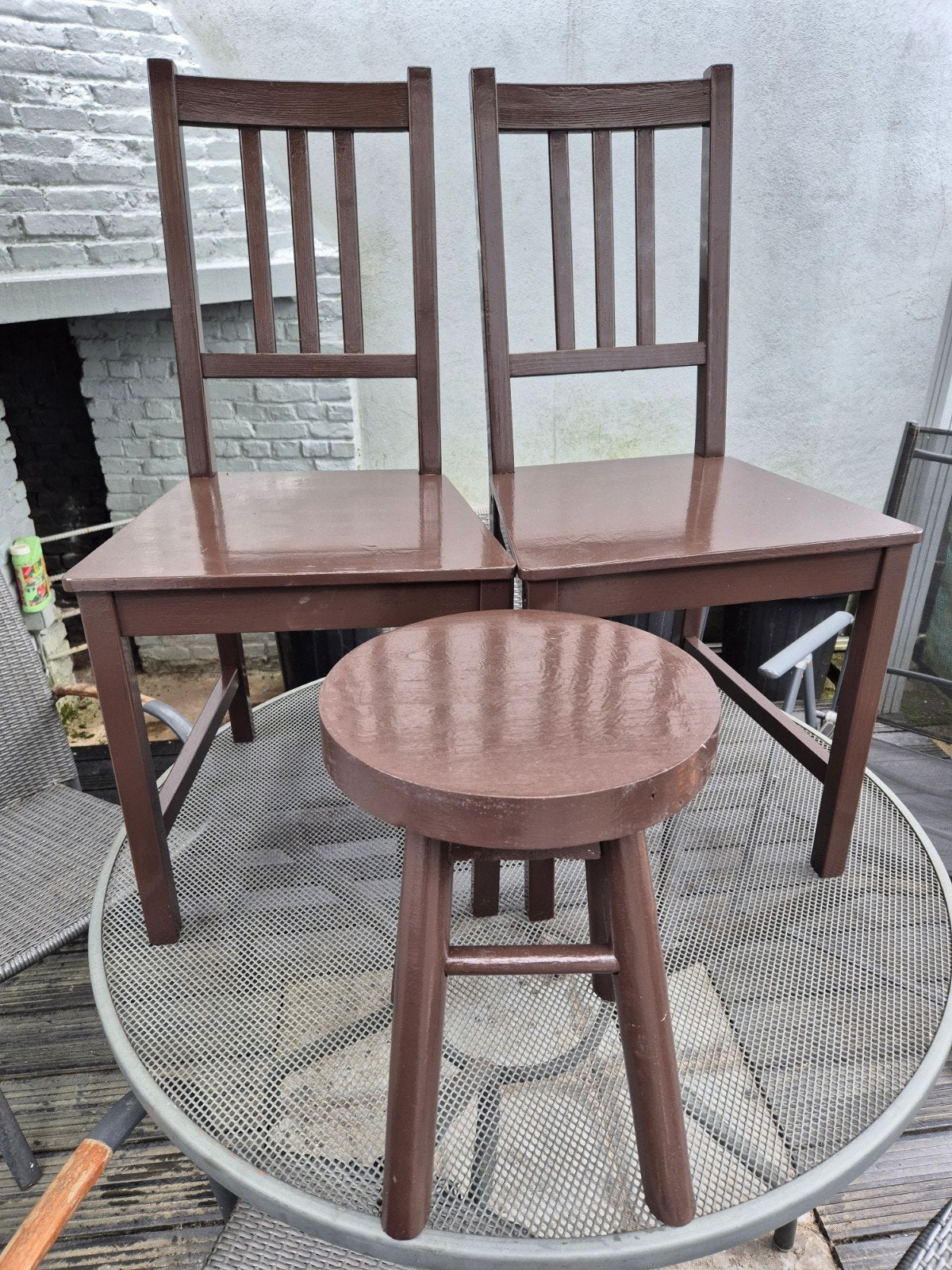 2 chaises + 1 petite table
très propre, Maison & Meubles, Enlèvement