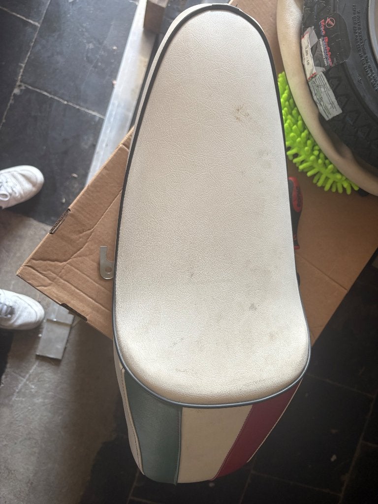 Selle vespa, Fietsen en Brommers, Brommeronderdelen | Scooters, Ophalen, Gebruikt, Zadel, Piaggio